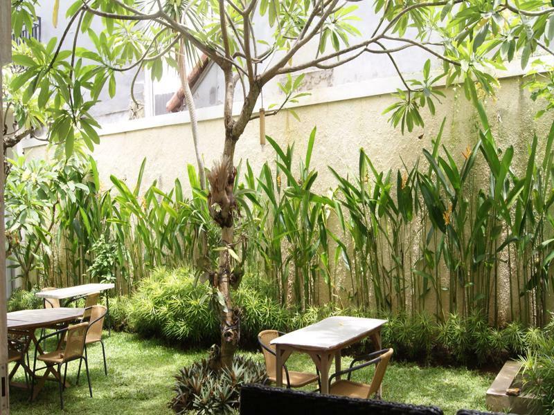 Hotel Sugiras Living Denpasar Exterior foto