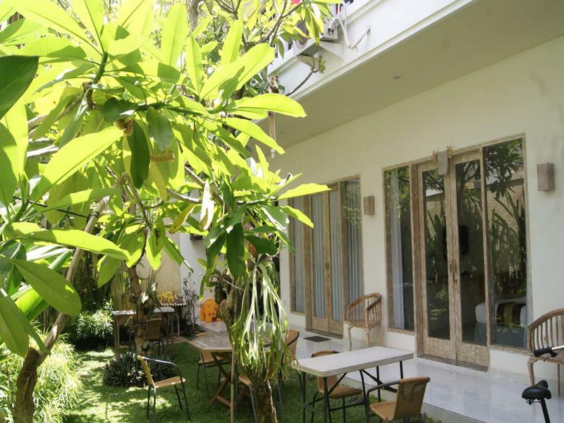 Hotel Sugiras Living Denpasar Exterior foto