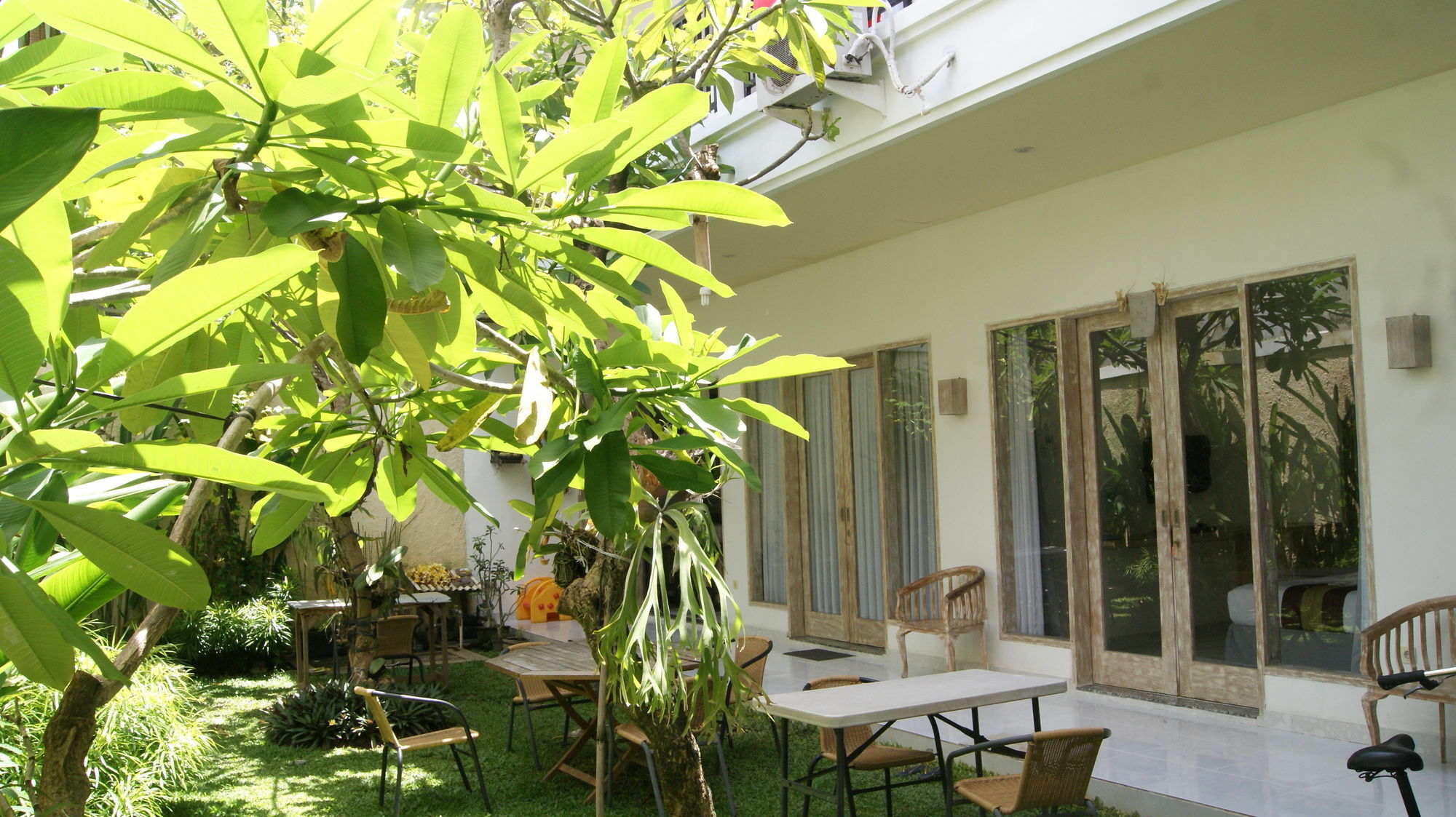 Hotel Sugiras Living Denpasar Exterior foto