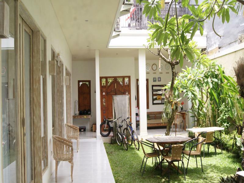 Hotel Sugiras Living Denpasar Exterior foto